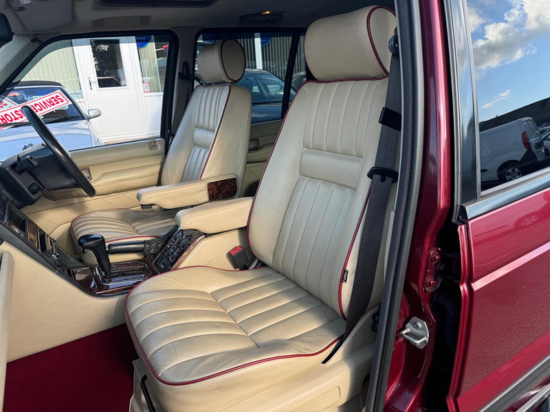 Land Rover Range Rover 2.5 TD Bordeaux 5dr 5dr Automatic 2026
