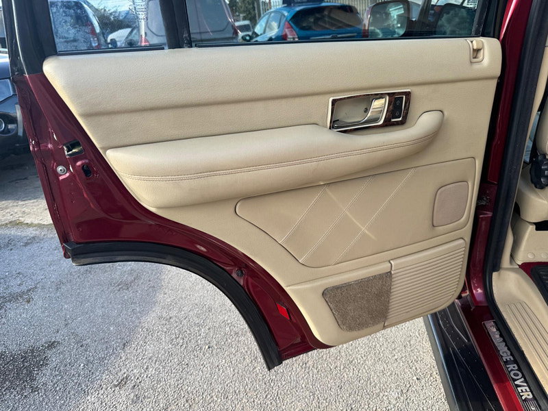 Land Rover Range Rover 2.5 TD Bordeaux 5dr 5dr Automatic 2026