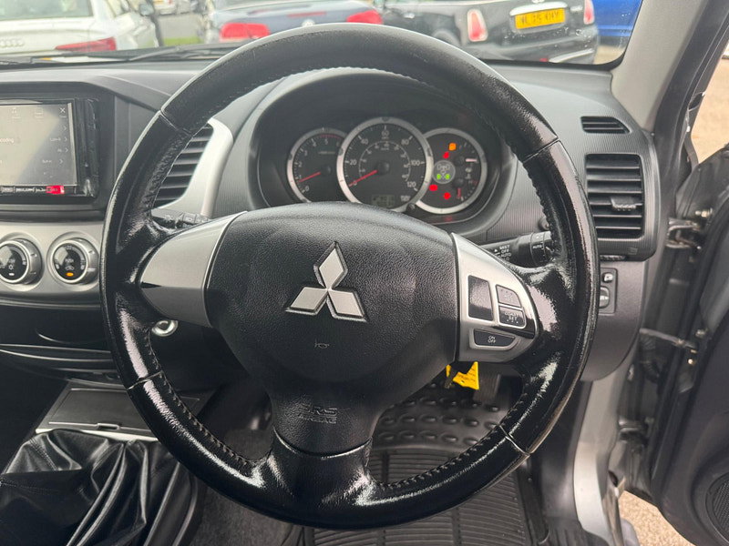 Mitsubishi L200 2.5 DI-D Warrior 4WD Euro 5 4dr (LB) 4dr Manual 2026