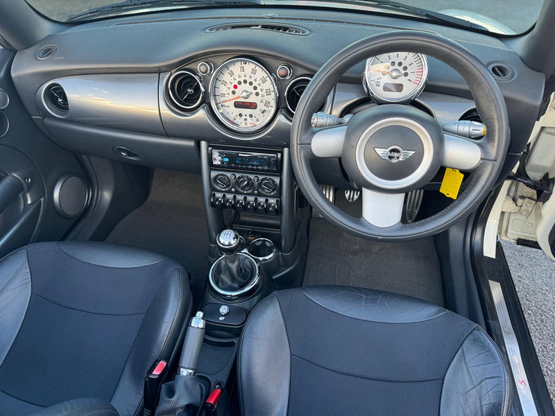 MINI Convertible 1.6 Cooper S Euro 4 2dr 2dr Manual 2026