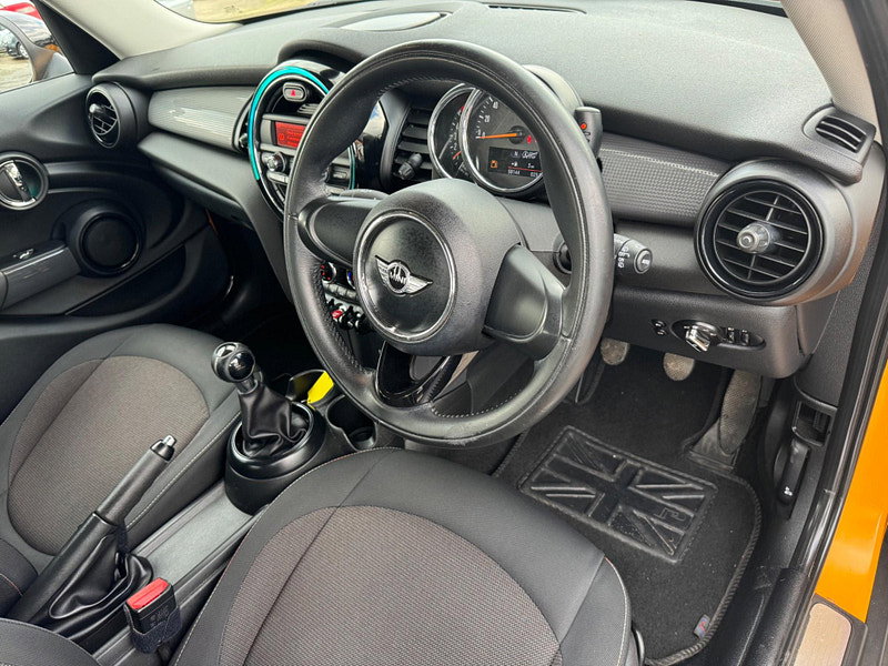 MINI Hatch 1.5 Cooper D Euro 6 (s/s) 5dr 5dr Manual 2026