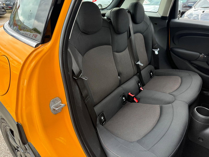 MINI Hatch 1.5 Cooper D Euro 6 (s/s) 5dr 5dr Manual 2026