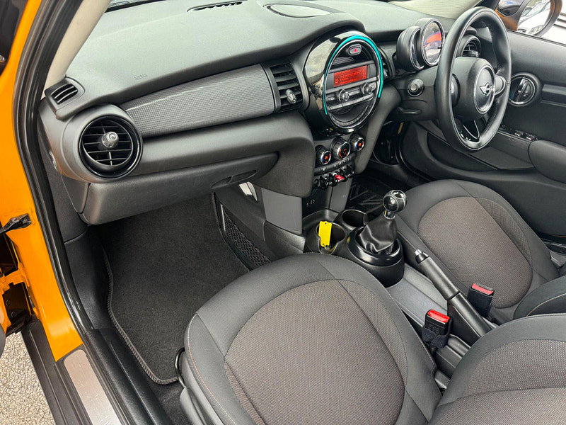 MINI Hatch 1.5 Cooper D Euro 6 (s/s) 5dr 5dr Manual 2026