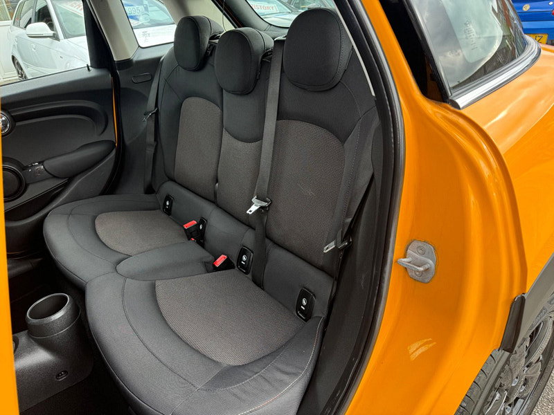 MINI Hatch 1.5 Cooper D Euro 6 (s/s) 5dr 5dr Manual 2026