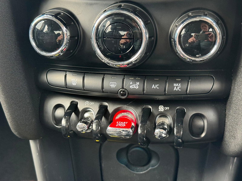 MINI Hatch 1.5 Cooper D Euro 6 (s/s) 5dr 5dr Manual 2026