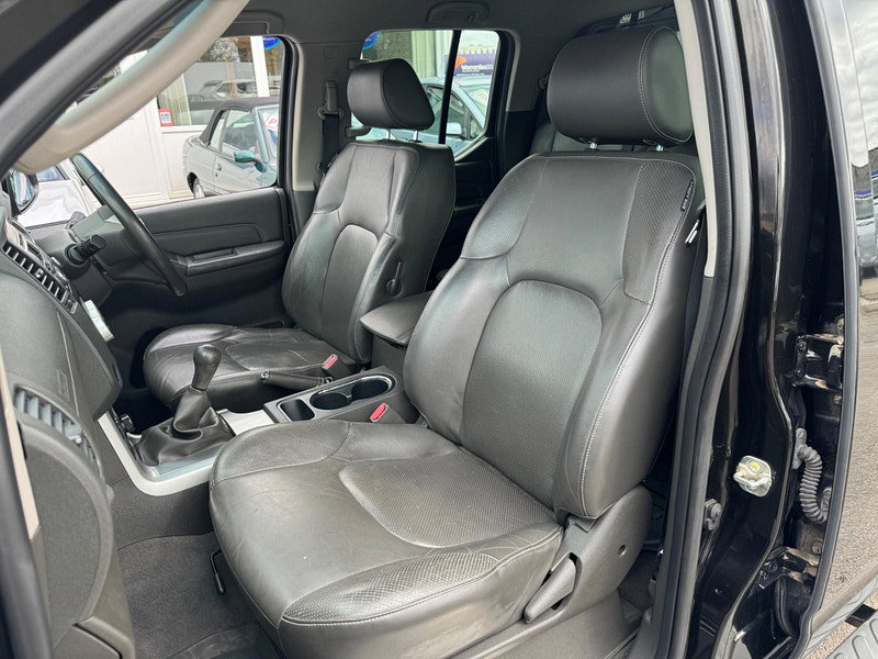 Nissan Navara 2.5 dCi Tekna 4WD Euro 5 4dr 4dr Manual 2026