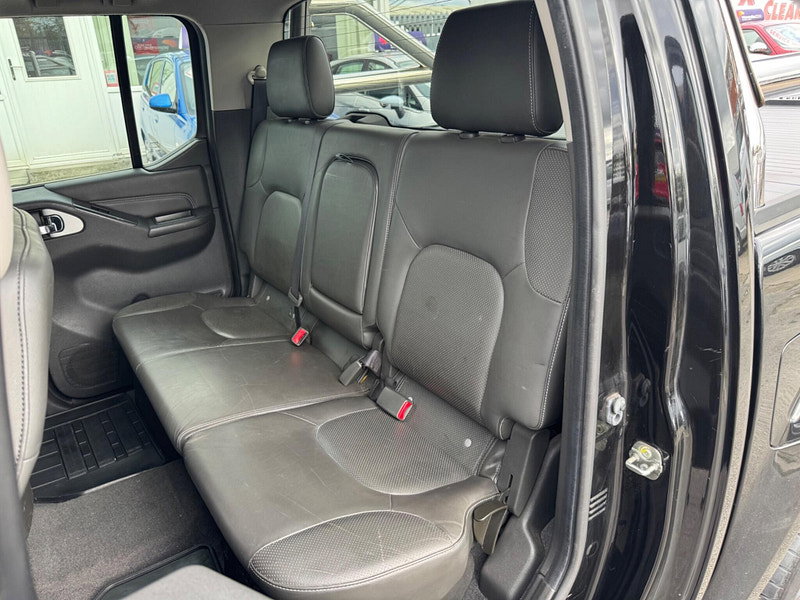 Nissan Navara 3.0 dCi V6 Outlaw Auto 4WD Euro 4 4dr 4dr Automatic 2026