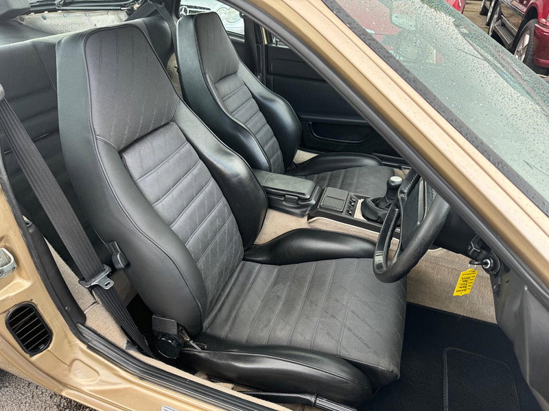 Porsche 924  2dr Manual 2026