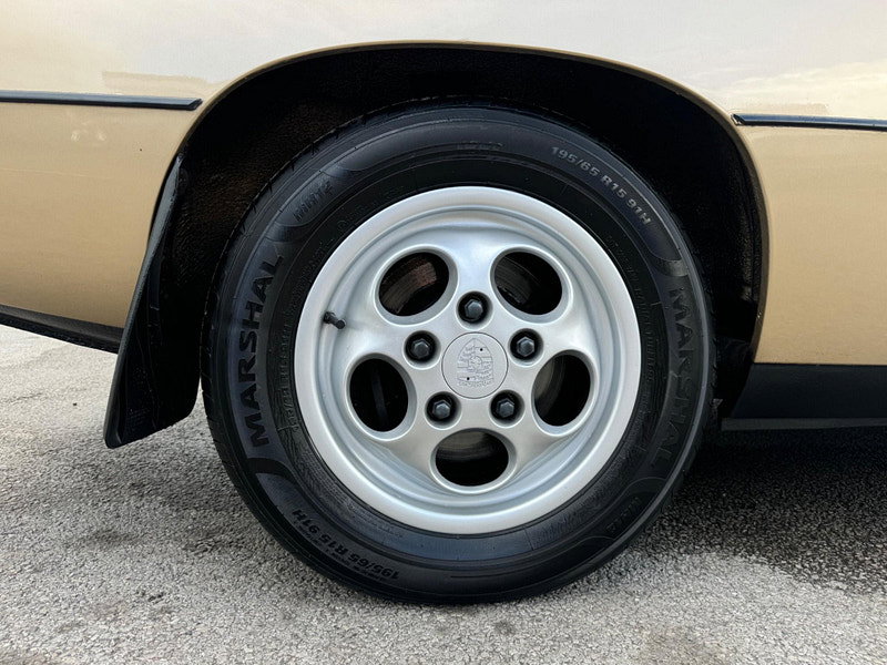 Porsche 924  2dr Manual 2026