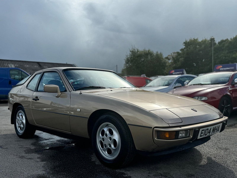 Porsche 924  2dr Manual 2026