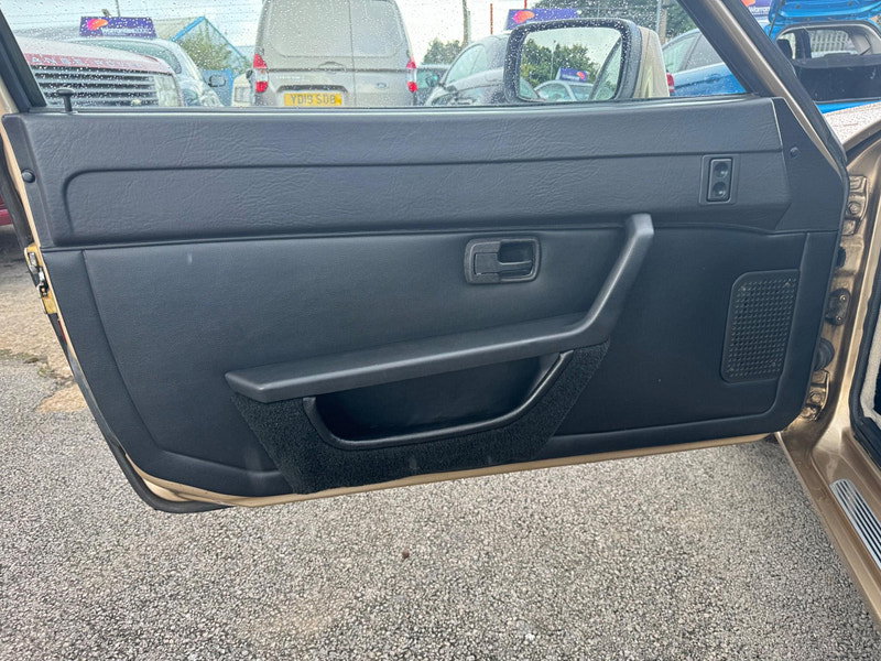 Porsche 924  2dr Manual 2026