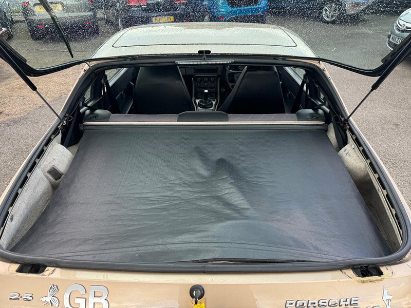 Porsche 924  2dr Manual 2026