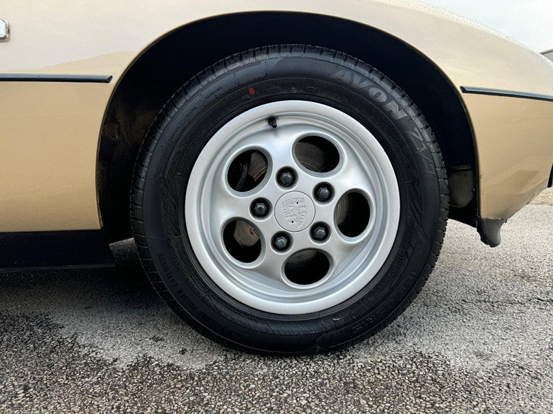 Porsche 924  2dr Manual 2026