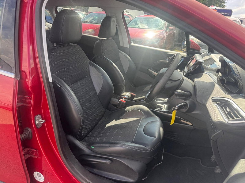 Peugeot 2008 1.2 PureTech Allure Euro 6 5dr 5dr Manual 2026