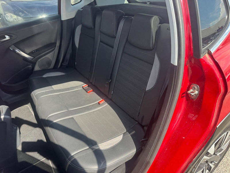Peugeot 2008 1.2 PureTech Allure Euro 6 5dr 5dr Manual 2026