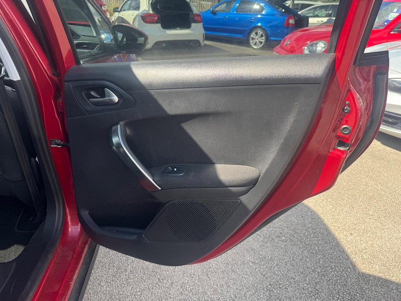 Peugeot 2008 1.2 PureTech Allure Euro 6 5dr 5dr Manual 2026