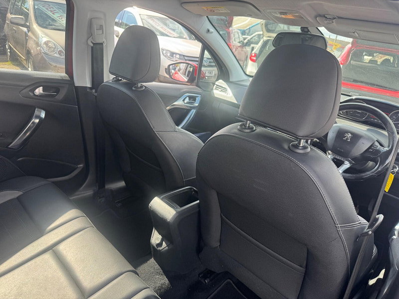 Peugeot 2008 1.2 PureTech Allure Euro 6 5dr 5dr Manual 2026