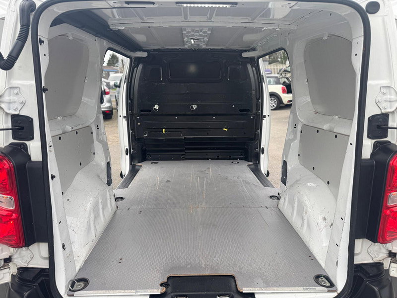 Peugeot Expert 2.0 BlueHDi 1400 Professional Standard Panel Van MWB Euro 6 (s/s) 6dr 6dr Manual 2026