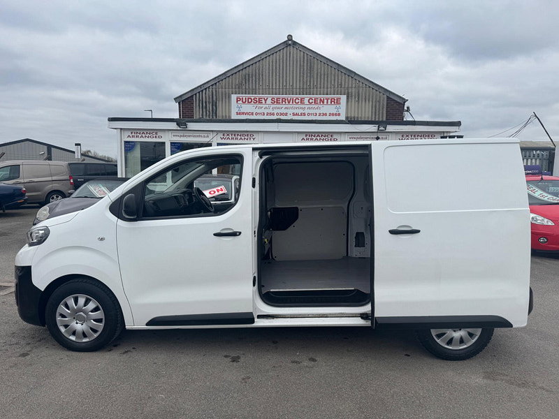 Peugeot Expert 2.0 BlueHDi 1400 Professional Standard Panel Van MWB Euro 6 (s/s) 6dr 6dr Manual 2026