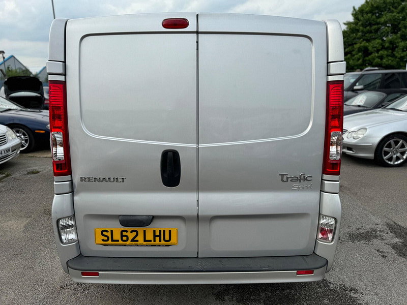 Renault Trafic 2.0 dCi LL29 Sport Crew Van L3 H1 4dr (Phase 3, 6 Seats) 4dr Manual 2026