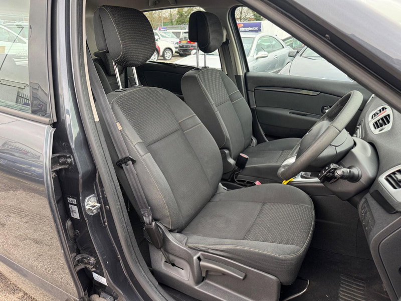 Renault Scenic 1.6 VVT Dynamique Euro 5 5dr 5dr Manual 2026