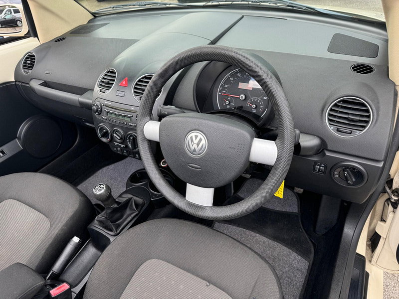 Volkswagen Beetle 1.6 Luna Cabriolet Euro 4 2dr 2dr Manual 2026