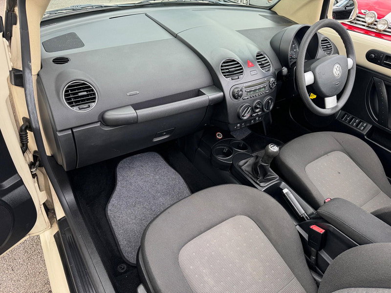 Volkswagen Beetle 1.6 Luna Cabriolet Euro 4 2dr 2dr Manual 2026