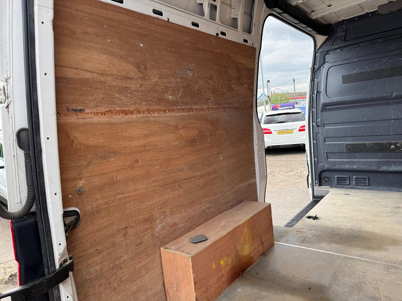 Volkswagen Crafter 2.0 TDI CR35 L2 H3 4dr 4dr Manual 2026