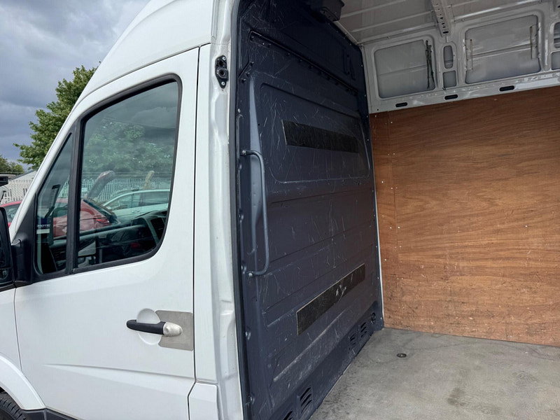 Volkswagen Crafter 2.0 TDI CR35 L2 H3 4dr 4dr Manual 2026