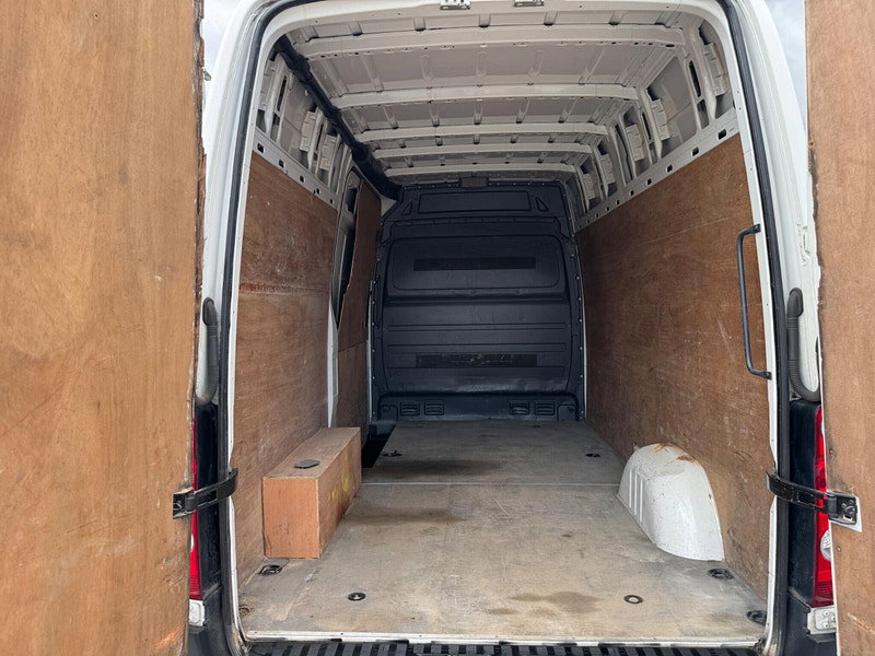 Volkswagen Crafter 2.0 TDI CR35 L2 H3 4dr 4dr Manual 2026