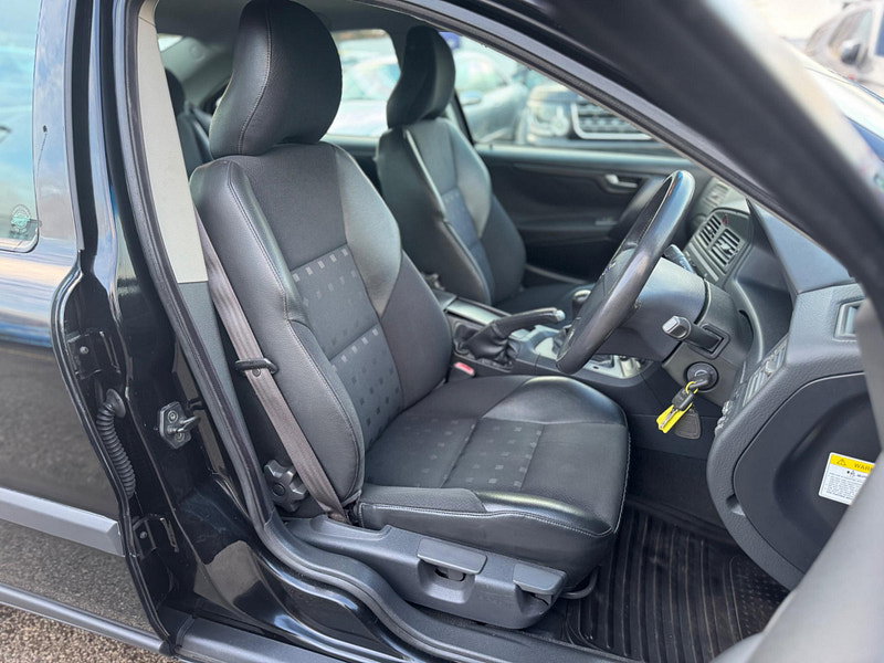 Volvo S60 2.4 D5 S 4dr 4dr Manual 2026