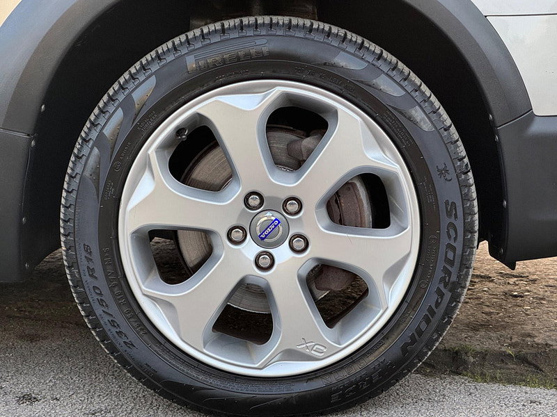 Volvo XC70 2.4 D5 SE Lux AWD Euro 5 5dr 5dr Manual 2026