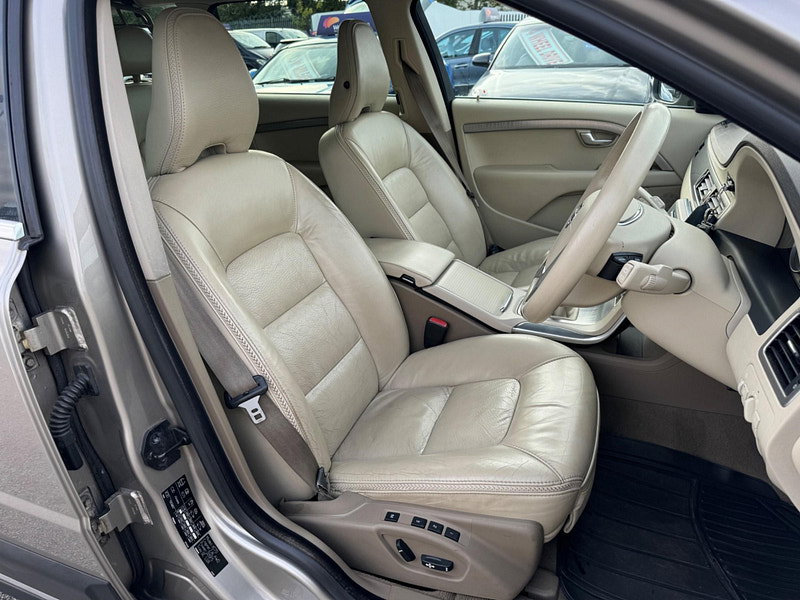 Volvo XC70 2.4 D5 SE Lux AWD Euro 5 5dr 5dr Manual 2026