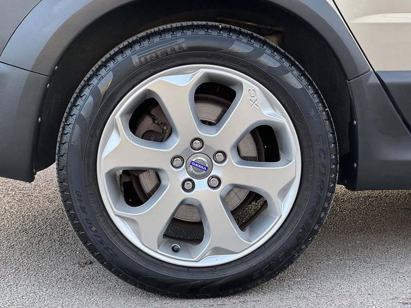 Volvo XC70 2.4 D5 SE Lux AWD Euro 5 5dr 5dr Manual 2026