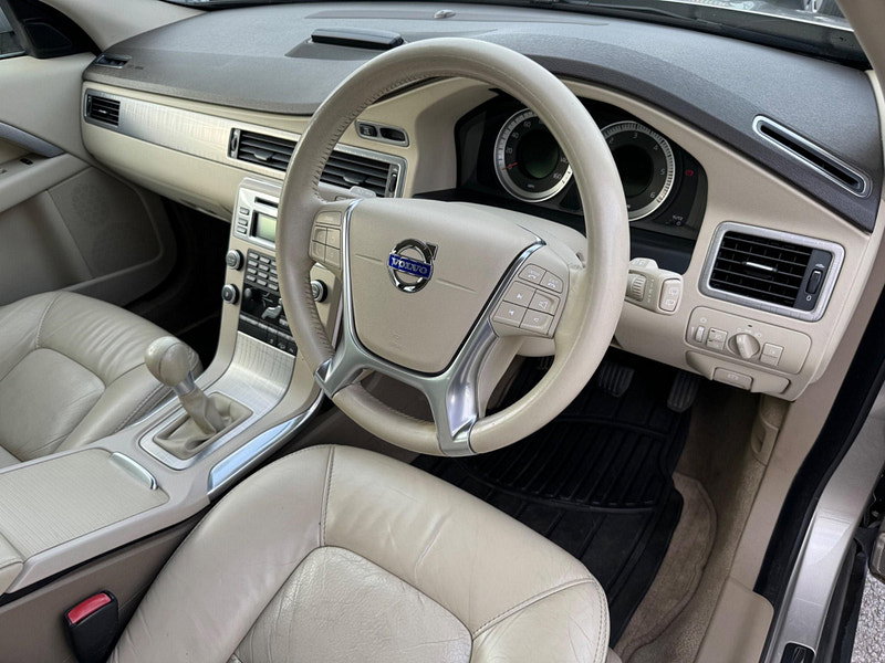 Volvo XC70 2.4 D5 SE Lux AWD Euro 5 5dr 5dr Manual 2026