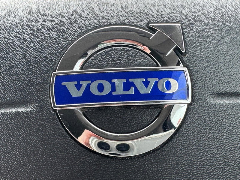 Volvo XC70 2.4 D5 SE Lux Estate 5dr Diesel Geartronic AWD Euro 5 (205 ps) 5dr Automatic 2026
