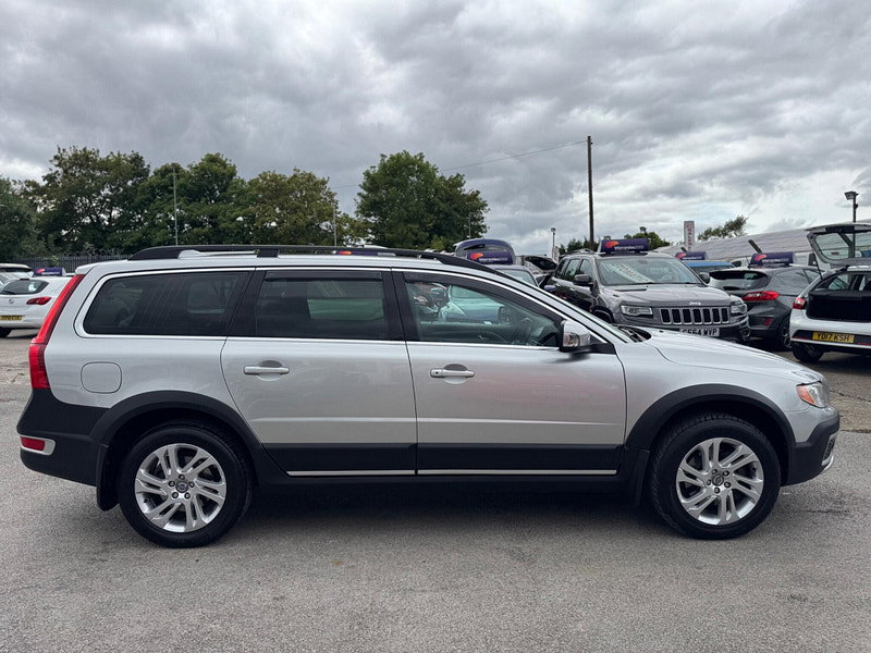 Volvo XC70 2.4 D5 SE Lux Estate 5dr Diesel Geartronic AWD Euro 5 (205 ps) 5dr Automatic 2026