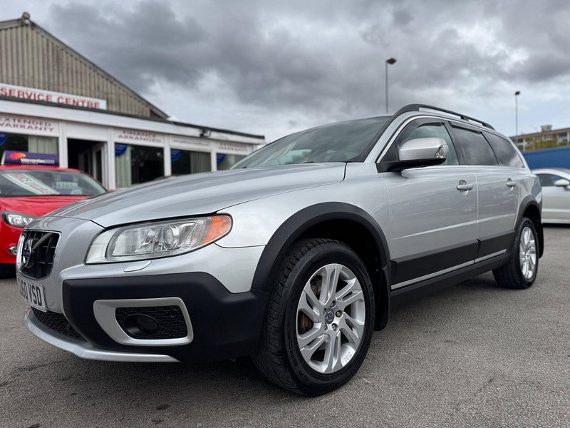 Volvo XC70 2.4 D5 SE Lux Estate 5dr Diesel Geartronic AWD Euro 5 (205 ps) 5dr Automatic 2026