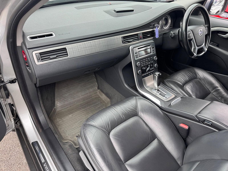 Volvo XC70 2.4 D5 SE Lux Estate 5dr Diesel Geartronic AWD Euro 5 (205 ps) 5dr Automatic 2026
