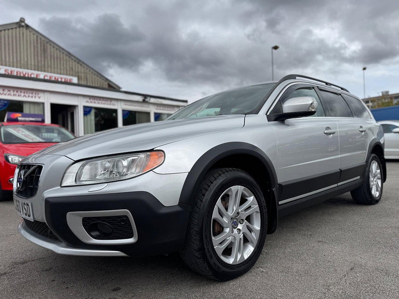 Volvo XC70 2.4 D5 SE Lux Estate 5dr Diesel Geartronic AWD Euro 5 (205 ps) 5dr Automatic 2026