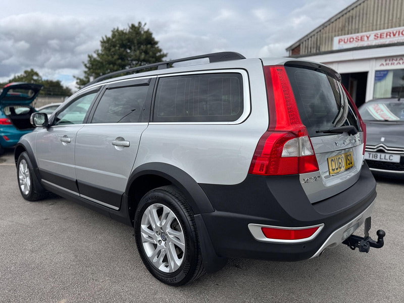 Volvo XC70 2.4 D5 SE Lux Estate 5dr Diesel Geartronic AWD Euro 5 (205 ps) 5dr Automatic 2026