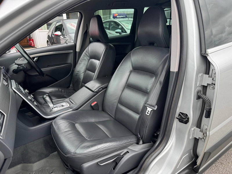 Volvo XC70 2.4 D5 SE Lux Estate 5dr Diesel Geartronic AWD Euro 5 (205 ps) 5dr Automatic 2026