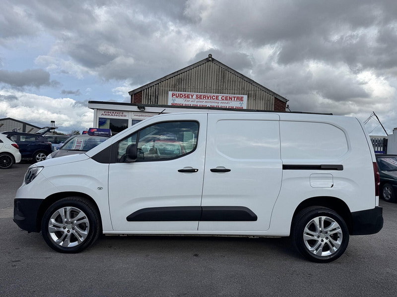 Vauxhall Combo 1.5 Turbo D 2300 Dynamic L2 H1 Euro 6 4dr 4dr Manual 2026