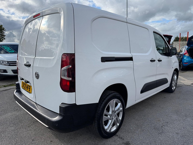 Vauxhall Combo 1.5 Turbo D 2300 Dynamic L2 H1 Euro 6 4dr 4dr Manual 2026