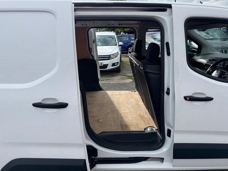 Vauxhall Combo 1.5 Turbo D 2300 Dynamic L2 H1 Euro 6 4dr 4dr Manual 2026