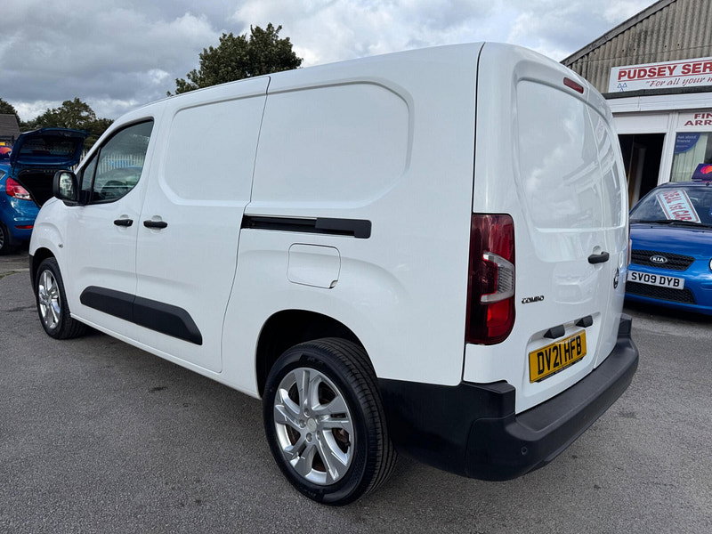 Vauxhall Combo 1.5 Turbo D 2300 Dynamic L2 H1 Euro 6 4dr 4dr Manual 2026