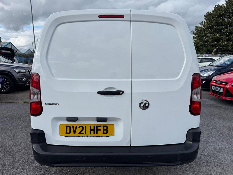Vauxhall Combo 1.5 Turbo D 2300 Dynamic L2 H1 Euro 6 4dr 4dr Manual 2026