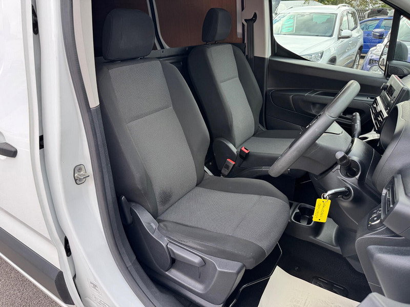 Vauxhall Combo 1.5 Turbo D 2300 Dynamic L2 H1 Euro 6 4dr 4dr Manual 2026