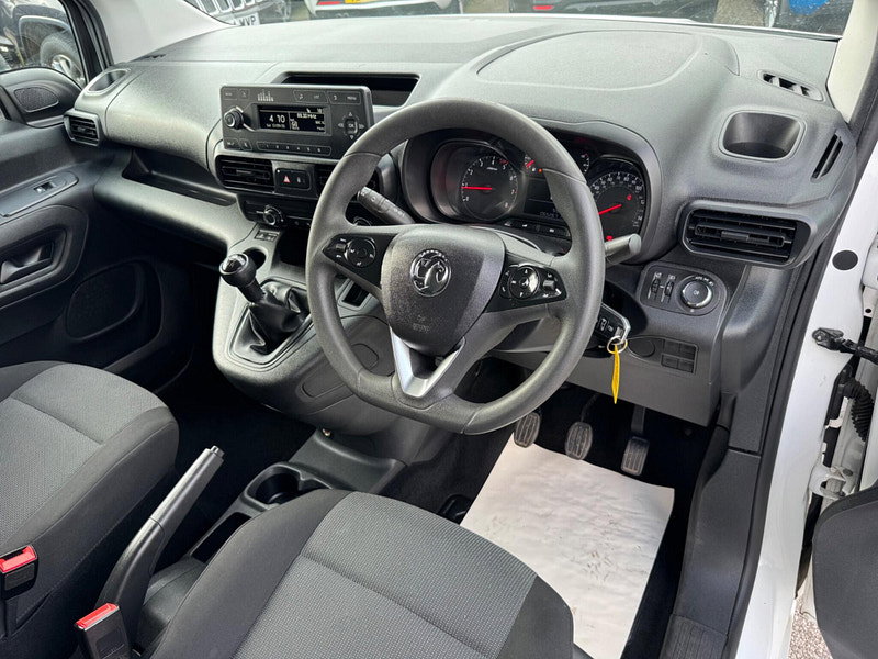 Vauxhall Combo 1.5 Turbo D 2300 Dynamic L2 H1 Euro 6 4dr 4dr Manual 2026