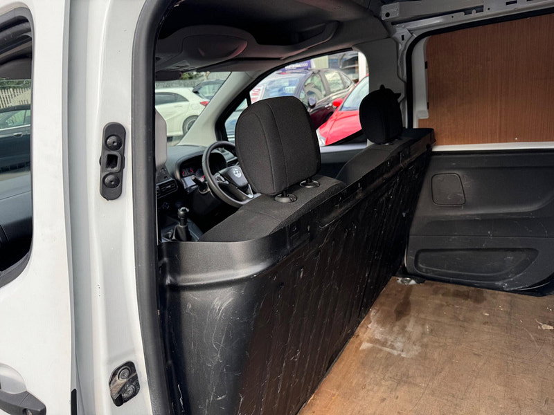 Vauxhall Combo 1.5 Turbo D 2300 Dynamic L2 H1 Euro 6 4dr 4dr Manual 2026